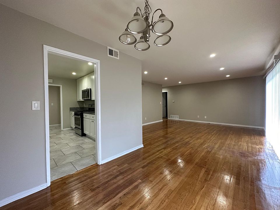 1st image of 11674 168th St
