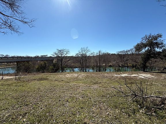 3rd image of 3147/49 Riverside Dr