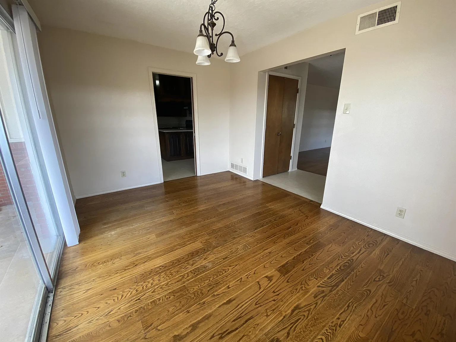 901 Santa Ana Ave SE - 0 — Photo 3