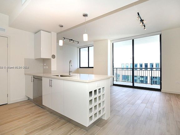 2nd image of 999 SW 1st Ave APT 2615