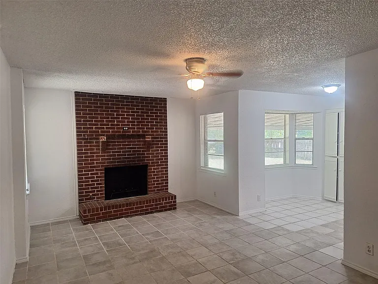6005 Barry Dr — Photo 17