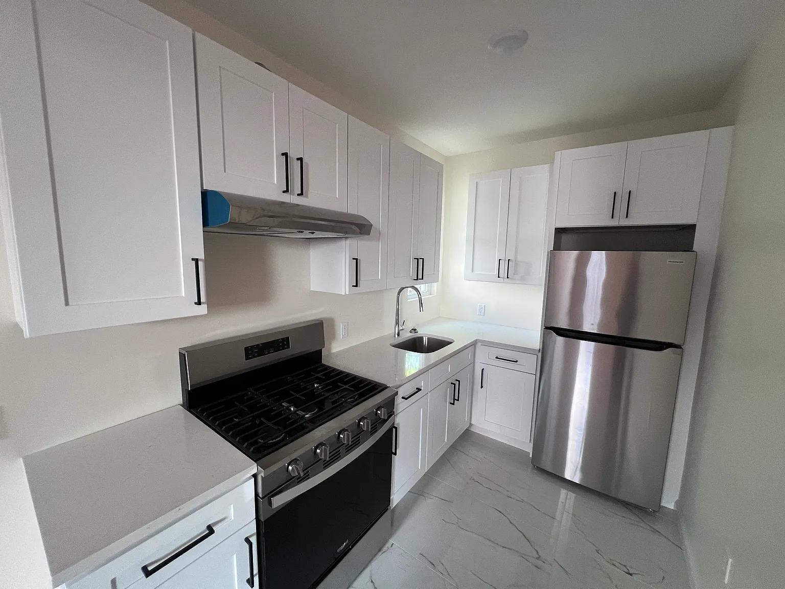 1 bed, 700 sqft, $2,050 — Photo 1