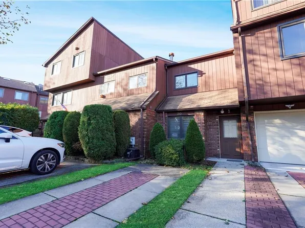 30 Stonegate Dr #1, Staten Island, NY 10304