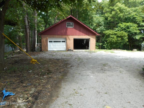 5th image of 1100 Sugartree Ln