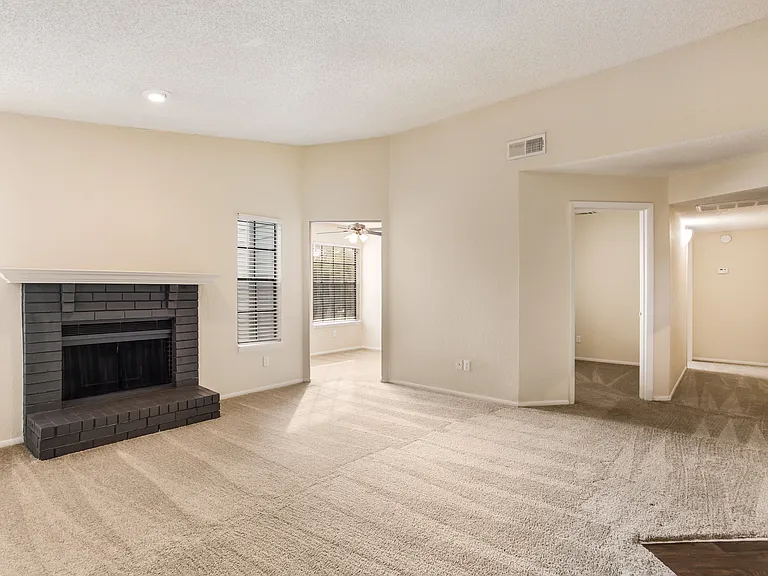 Antlers Apartments — Photo 14