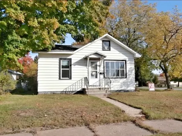 736 E Breen Ave, Kingsford, MI 49802