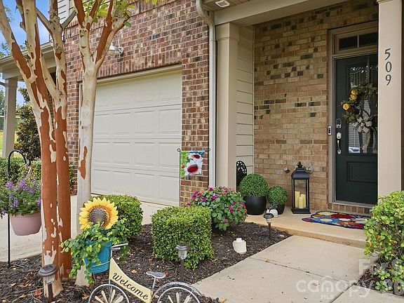 2nd image of 509 Common Raven Ct