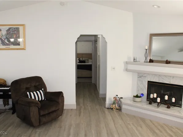 6836 Elm Creek Dr Unit 203, Las Vegas, NV 89108