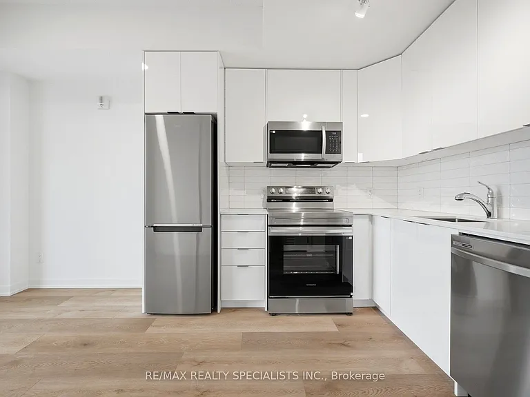 33 Erie Ave #1407 — Photo 6