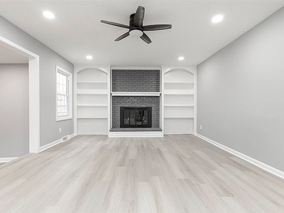 4th image of 410 Sylvan Cir