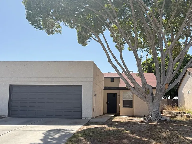 1342 S Sunset Dr — Photo 1