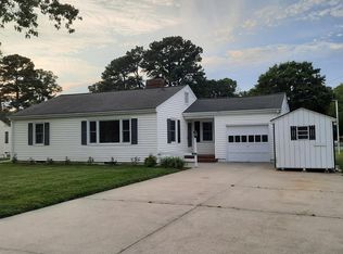 20 Brent St, Kilmarnock, VA 22482