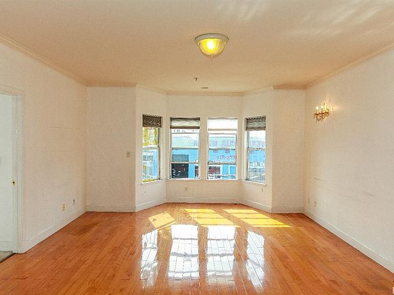 4th image of 1098 Huron Ave APT 1