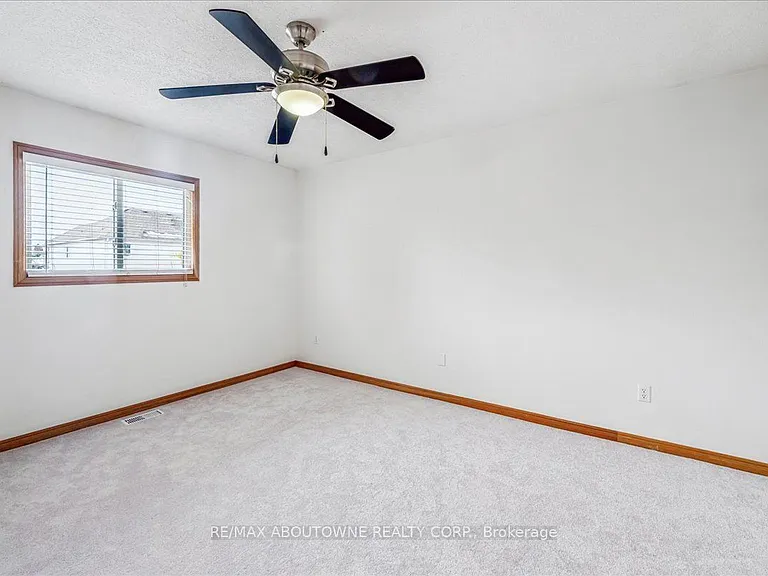 82 Whitlaw Way — Photo 17