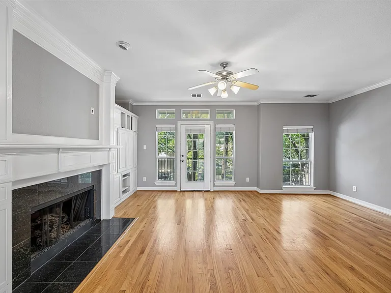 3943 N Hall St — Photo 18