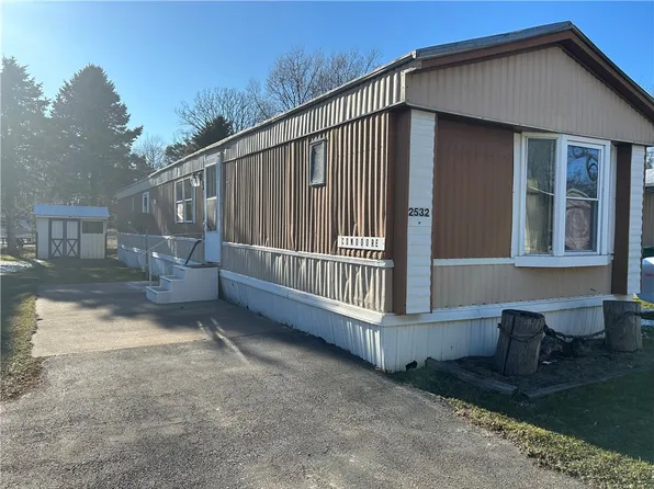 2532 Sherwood Dr, Erie, PA 16506