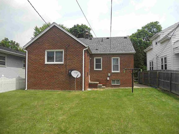 3rd image of 510 Rosewood Ave