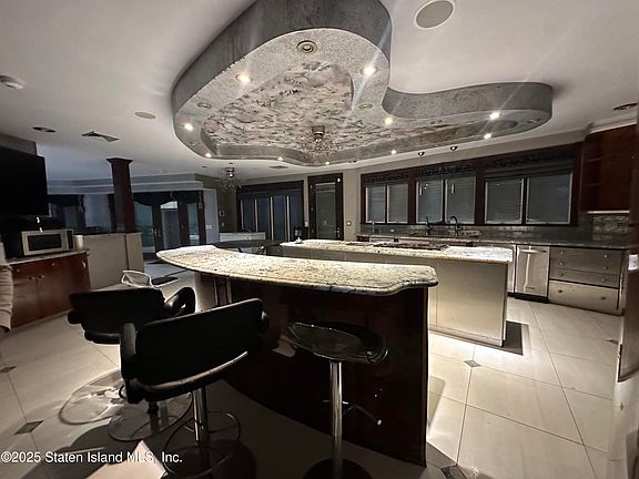 5th image of 150 Nicolosi Dr