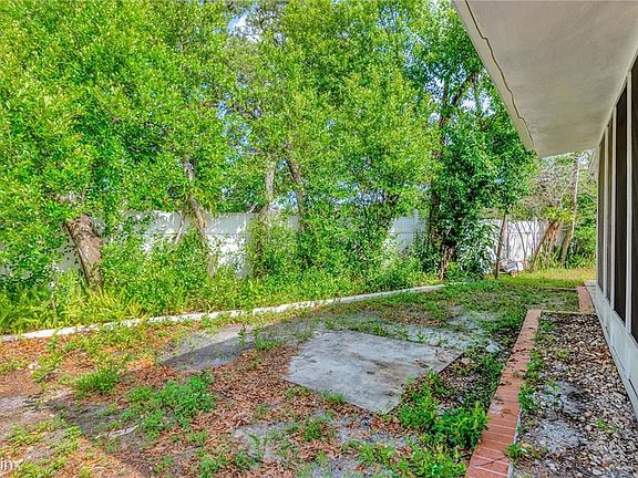4th image of 2129 W Perio St