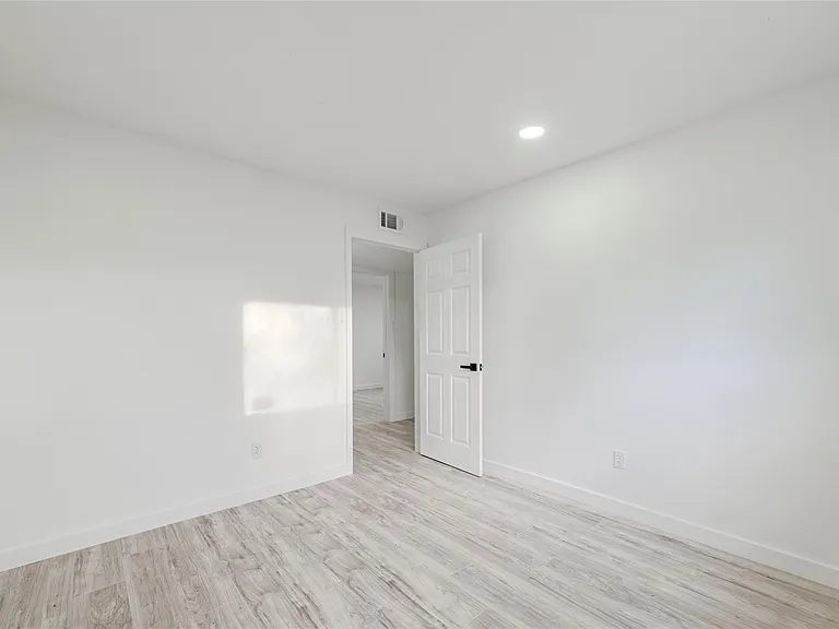 2210 Stillmeadow Dr — Photo 13