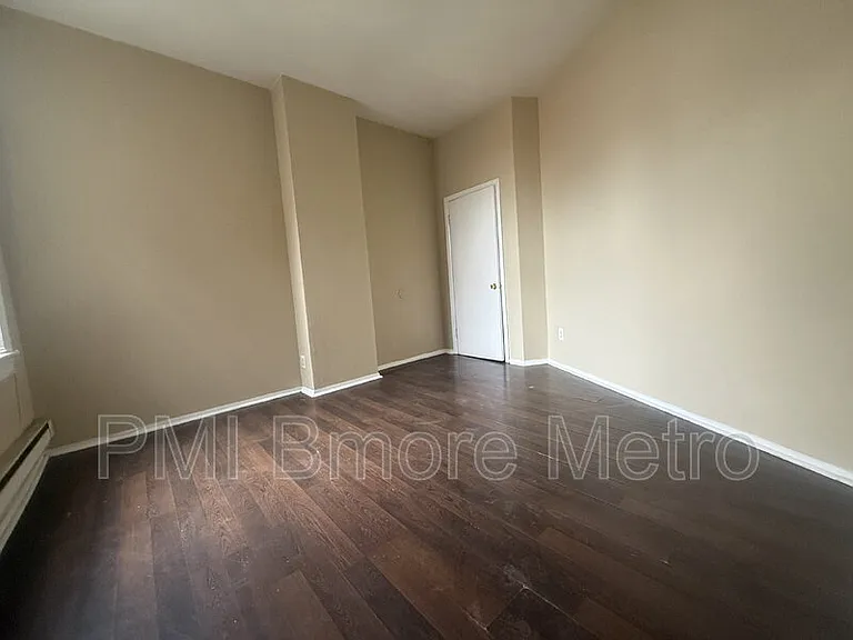 720 Newington Ave — Photo 5