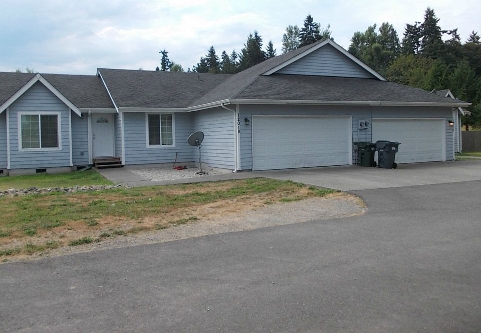 1st image of 12018 Woodland Ave E