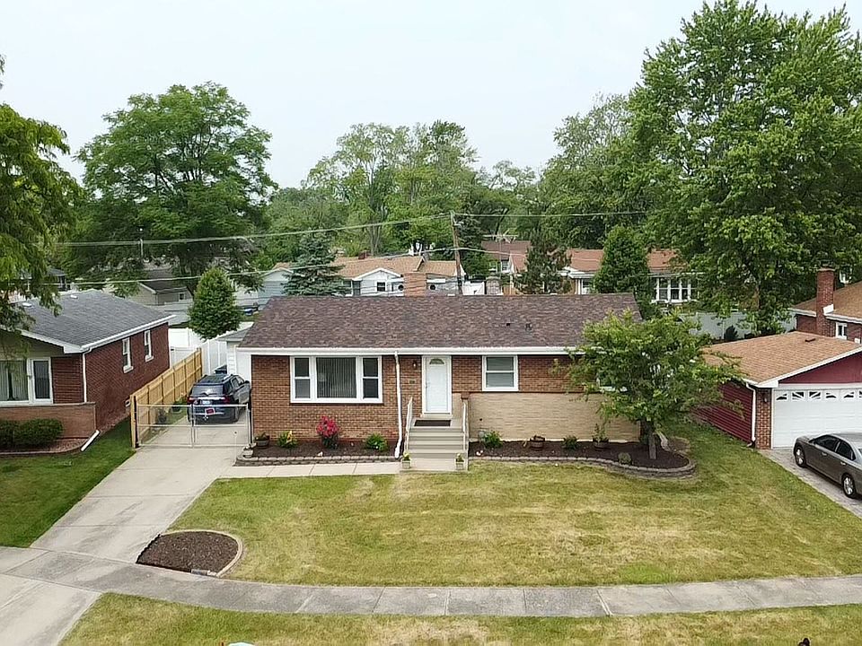 1st image of 870 Birch Ln