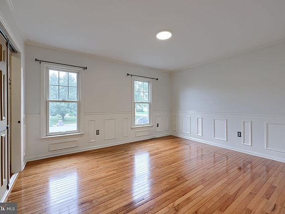 4th image of 740 Chesterbrook Dr