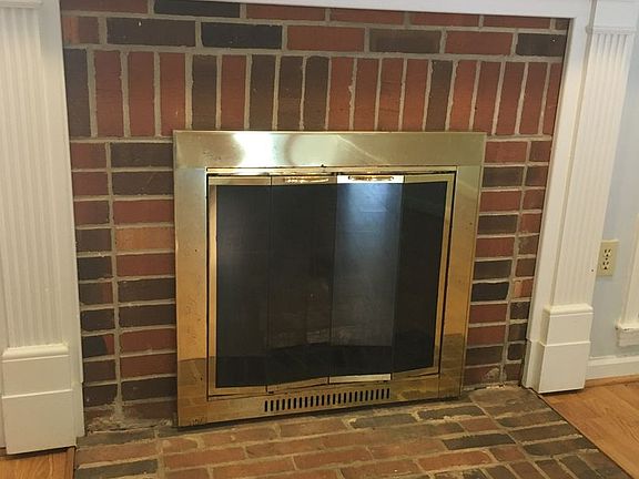 3rd image of 430 Hillsborough St APT 1