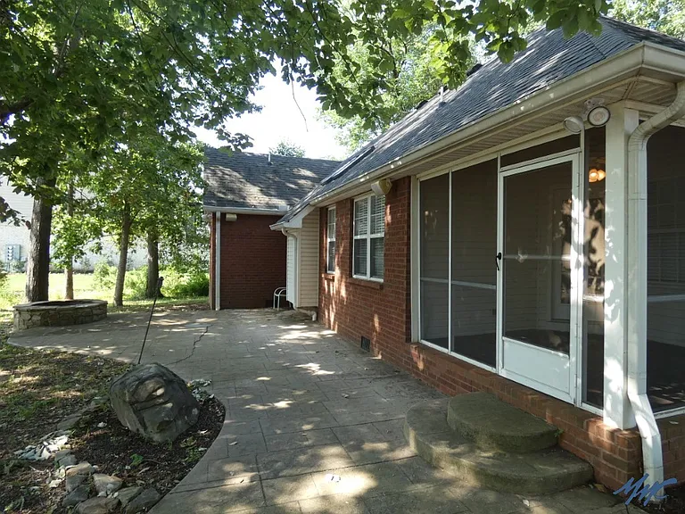 419 Conhocken Ct — Photo 9