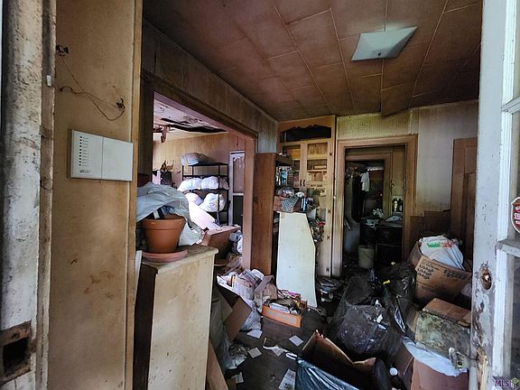 4th image of 3326 N Acadian Thwy