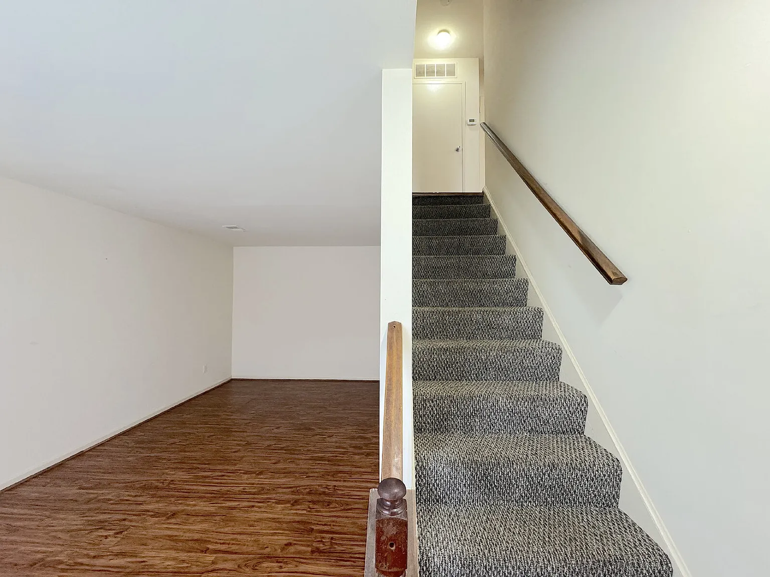2 bed, 1.0 bath, 966 sqft, $1,800 — Photo 2
