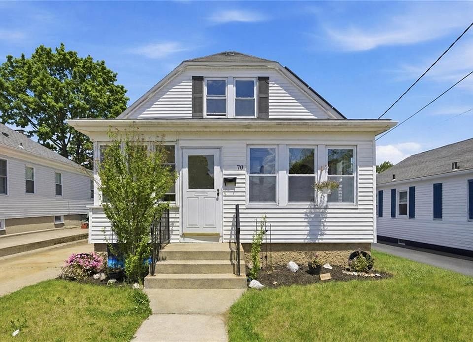 1st image of 70 Holburn Ave
