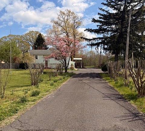 3rd image of 69 Hockamick Rd