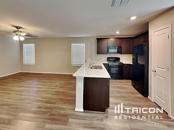5th image of 1211 Wildflower St