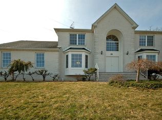 40 Battista Ct, Sayreville, NJ 08872