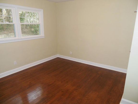 4th image of 3361 Fleetwood Ave SW