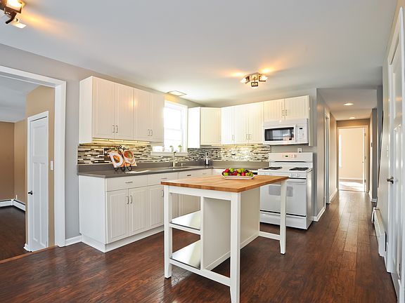 4th image of 232 Park Pl