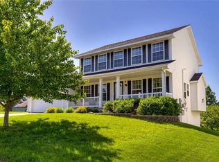 5052 Oakwood Ln, West Des Moines, IA 50265