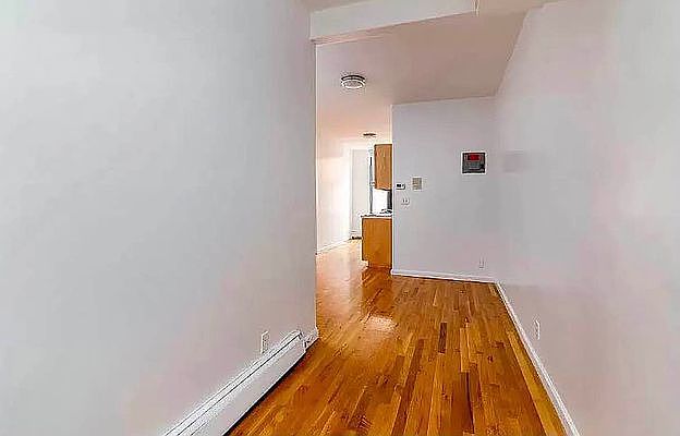 2nd image of 4 Bleecker St #302
