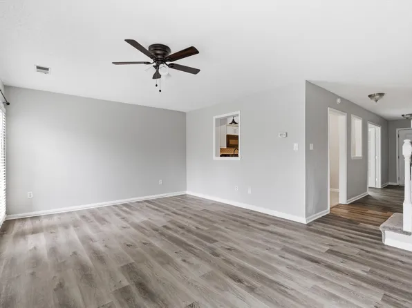 435 Greenview Dr, Virginia Beach, VA 23462