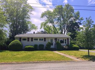 28 Hoyt St, Warwick, RI 02886