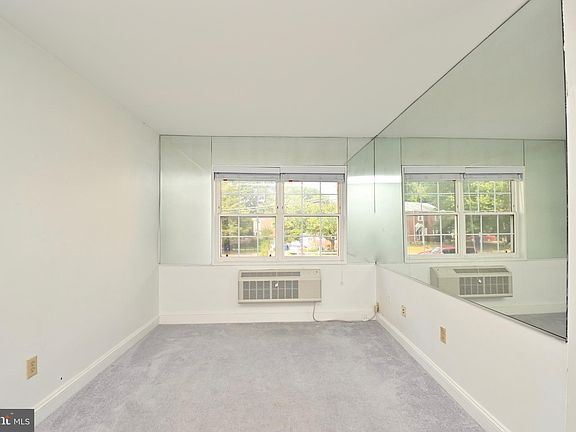 2nd image of 2303 Farrington Ave APT 201