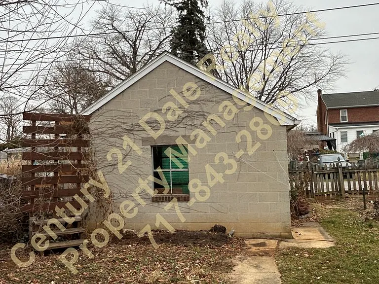 1627 Filbert St — Photo 16