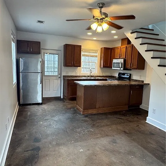 1305 E Anderson St — Photo 5