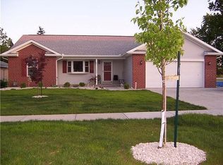 611 W Hobart Ave, Findlay, OH 45840