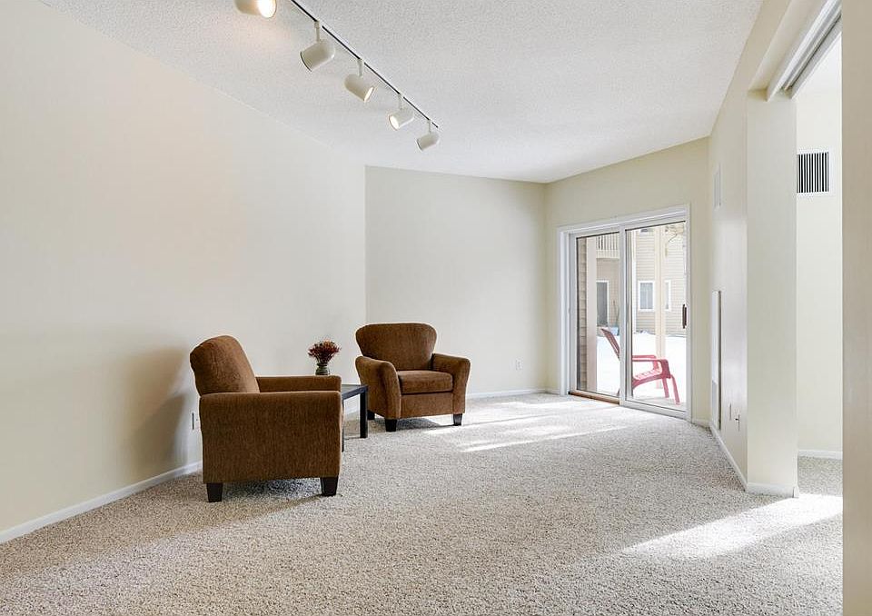 1st image of 1392 Carling Dr APT 106