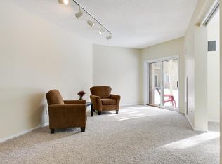 1392 Carling Dr APT 106, Saint Paul, MN 55108