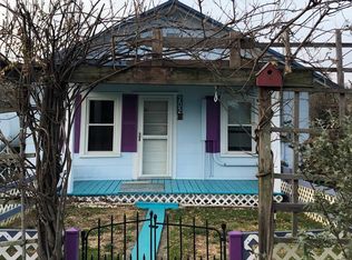 202 S Hampton St, Fries, VA 24330