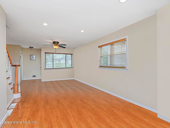 4th image of 16 Cloverdale Ave